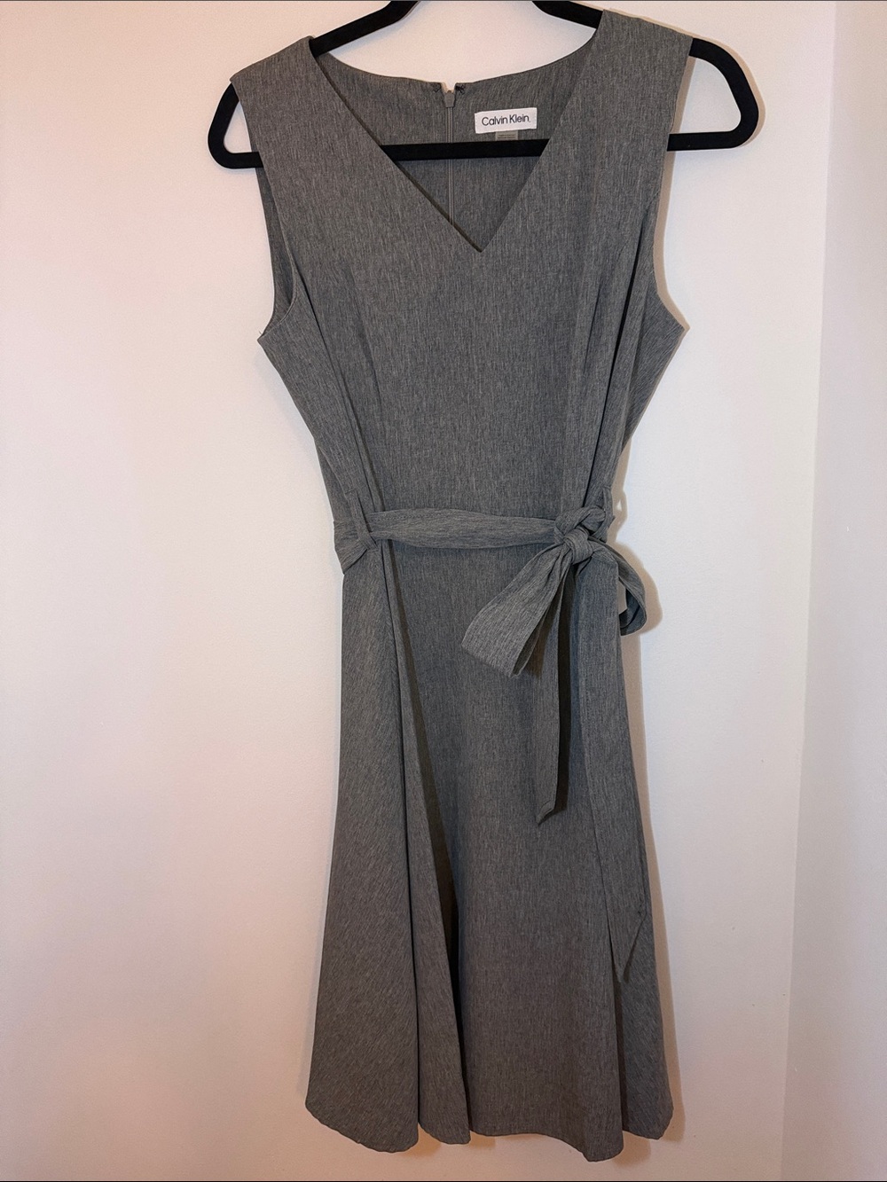 Calvin Klein Gray V-Neck Tie-Waist Midi Dress